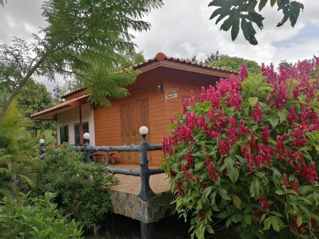 פטצ'אבון Indah Garden Hill Resort מראה חיצוני תמונה