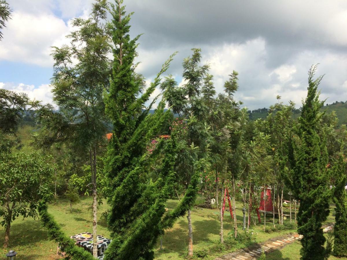 פטצ'אבון Indah Garden Hill Resort מראה חיצוני תמונה