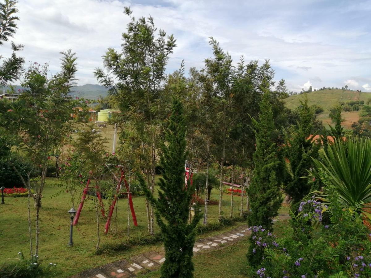 פטצ'אבון Indah Garden Hill Resort מראה חיצוני תמונה